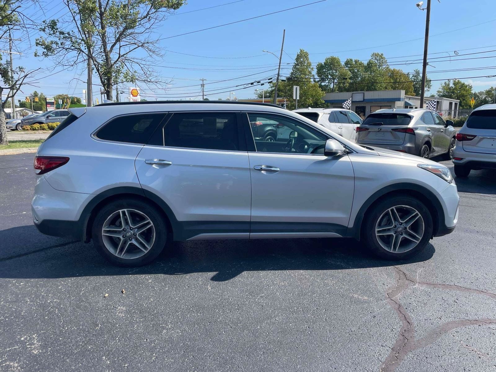 Used 2018 Hyundai Santa Fe Limited FWD image 10