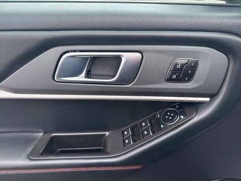 Certified 2025 Ford Explorer ST-Line w/ Premium Package image 9