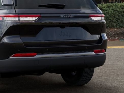 New 2026 Jeep Grand Cherokee Altitude RWD image 13