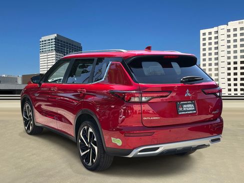 Used 2023 Mitsubishi Outlander SE AWD/4WD image 3