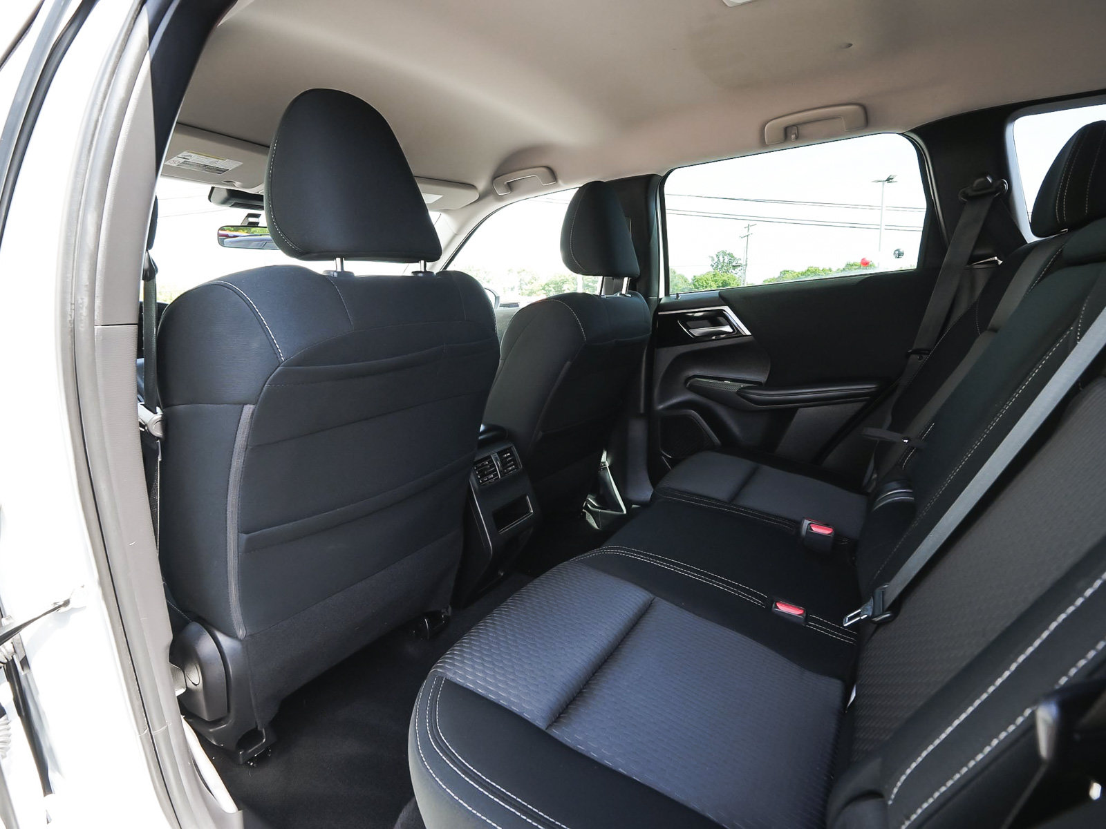 Used 2023 Mitsubishi Outlander ES AWD/4WD image 37