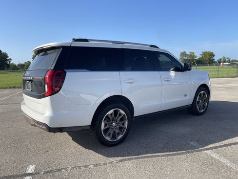 Used 2025 Ford Expedition King Ranch AWD/4WD image 2