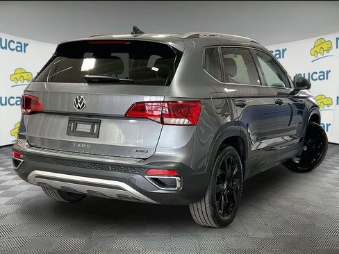 Used 2022 Volkswagen Taos SE w/ Panoramic Sunroof Package AWD/4WD image 6