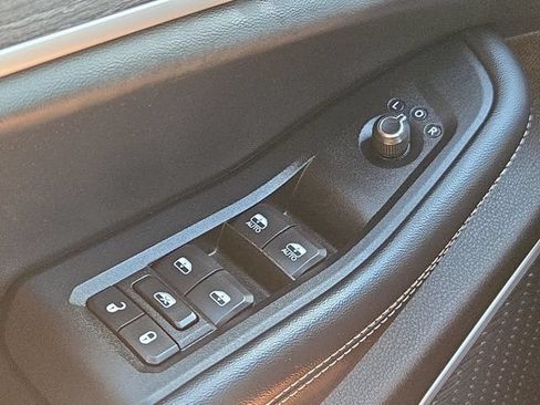 Used 2023 Jeep Grand Cherokee 4WD 4xe image 26