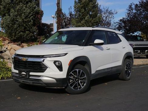 Used 2025 Chevrolet TrailBlazer LT image 1