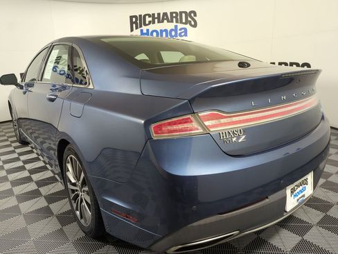 Used 2019 Lincoln MKZ Premiere FWD image 2