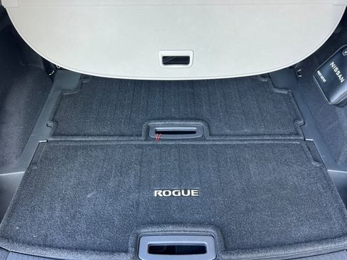 Certified 2023 Nissan Rogue Platinum w/ Platinum Premium Package image 17