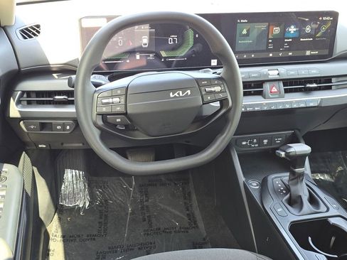 Certified 2026 Kia K4 FWD image 11