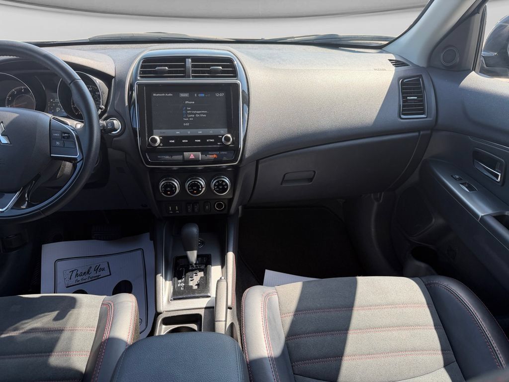 Used 2025 Mitsubishi Outlander Sport SE AWD/4WD image 25