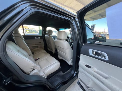 Used 2014 Ford Explorer XLT w/ Equipment Group 202A FWD image 9