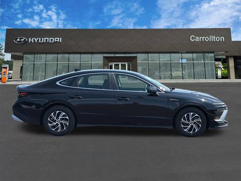 New 2026 Hyundai Sonata Blue FWD image 5