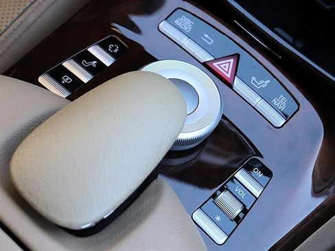 Used 2010 Mercedes-Benz S 550 image 30