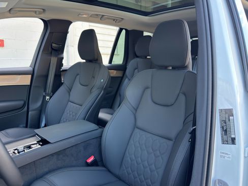 Used 2025 Volvo XC90 T8 Plus w/ Protection Package Premier AWD/4WD image 41