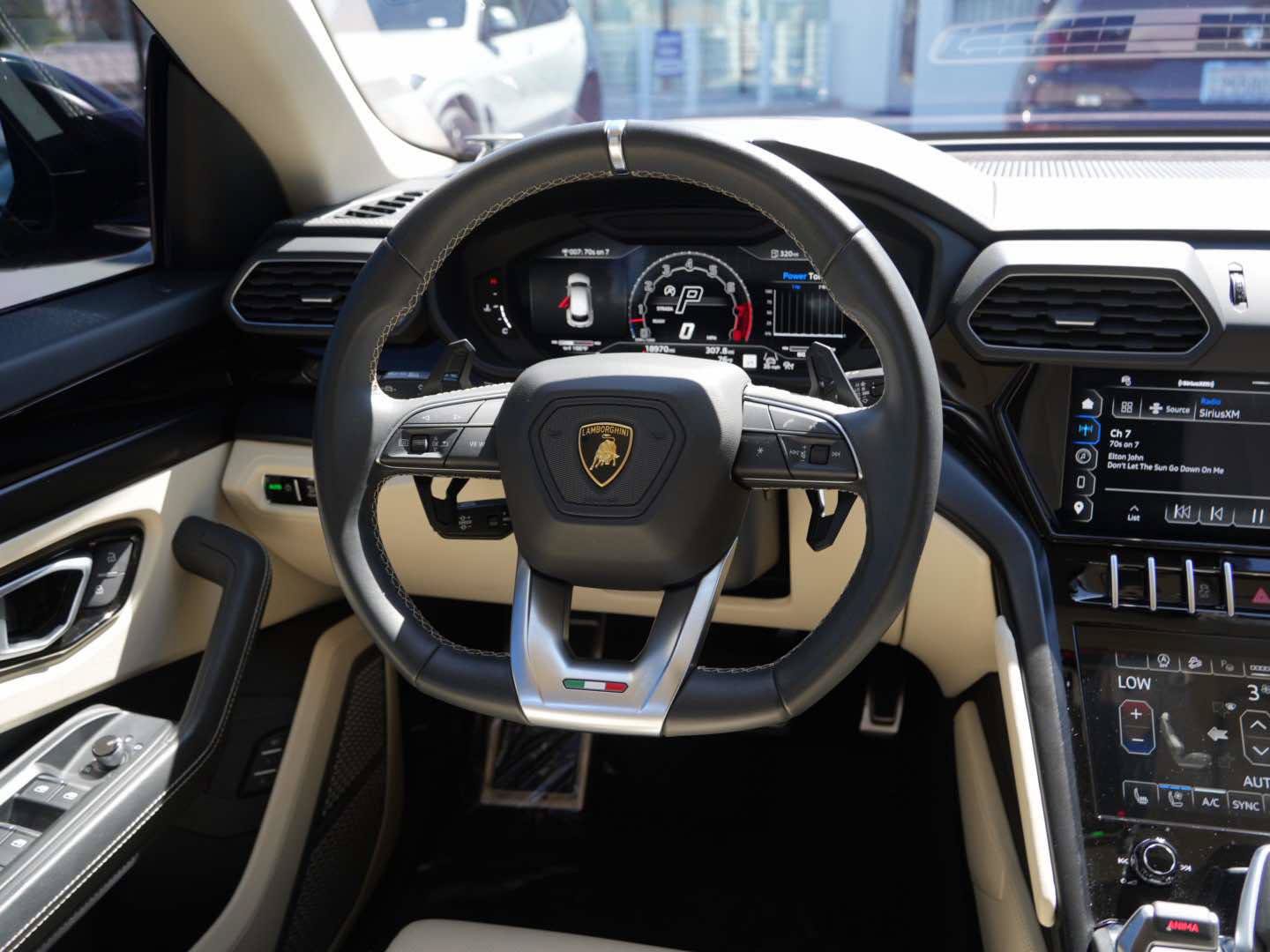 Used 2023 Lamborghini Urus S AWD/4WD image 10