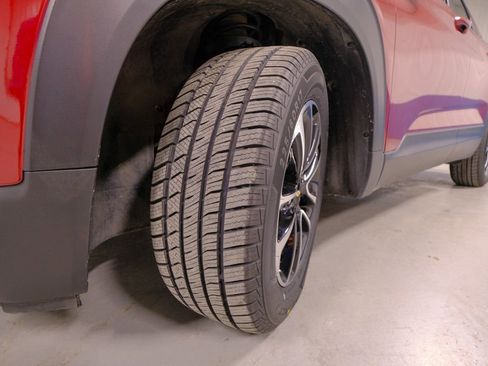 Used 2025 Chevrolet TrailBlazer LT image 38