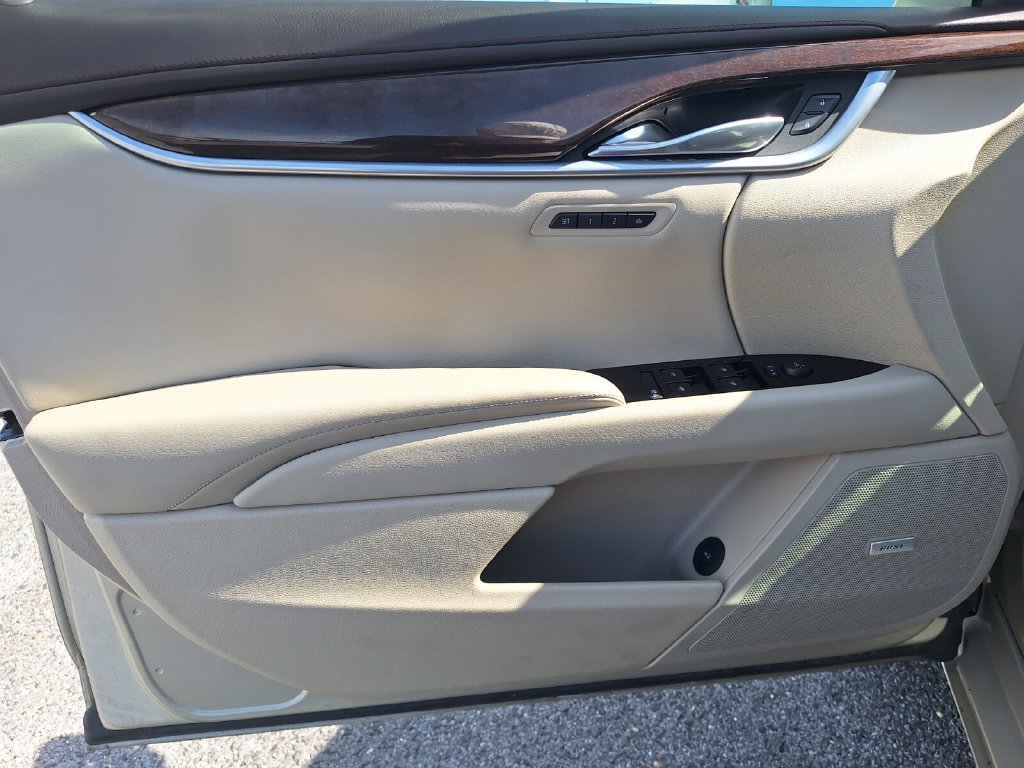 Used 2015 Cadillac XTS Luxury FWD image 31
