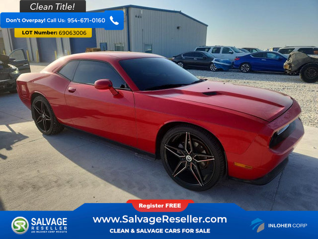 Used 2012 Dodge Challenger SXT RWD image 5