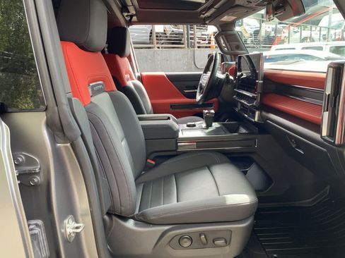 Used 2026 GMC Hummer EV 4x4 Crew Cab w/ Carbon Fiber Edition Package image 18