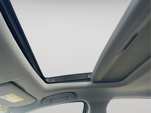 Used 2019 Acura TLX w/ Technology Package image 4