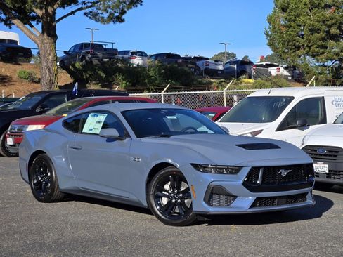 New 2026 Ford Mustang GT image 2
