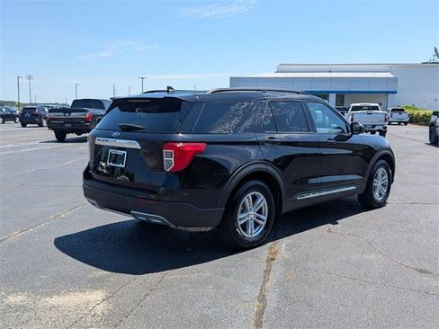 Used 2024 Ford Explorer XLT w/ Equipment Group 202A image 3