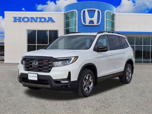 Used 2023 Honda Passport TrailSport image 7