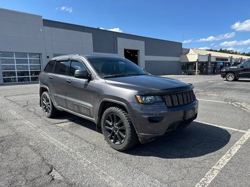 Used 2019 Jeep Grand Cherokee Altitude AWD/4WD image 7