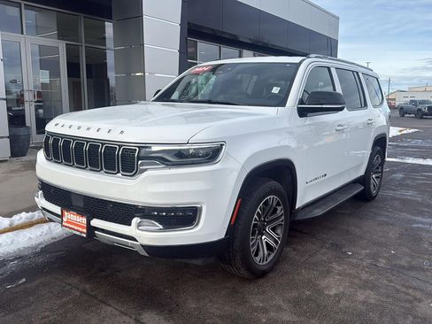 Used 2024 Jeep Wagoneer Series II image 8