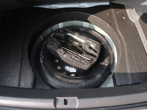 Used 2013 Volkswagen Passat TDI SE FWD image 35