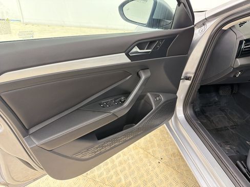 Used 2025 Volkswagen Jetta S FWD image 19