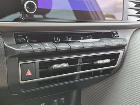 Used 2025 Toyota Camry SE FWD image 20