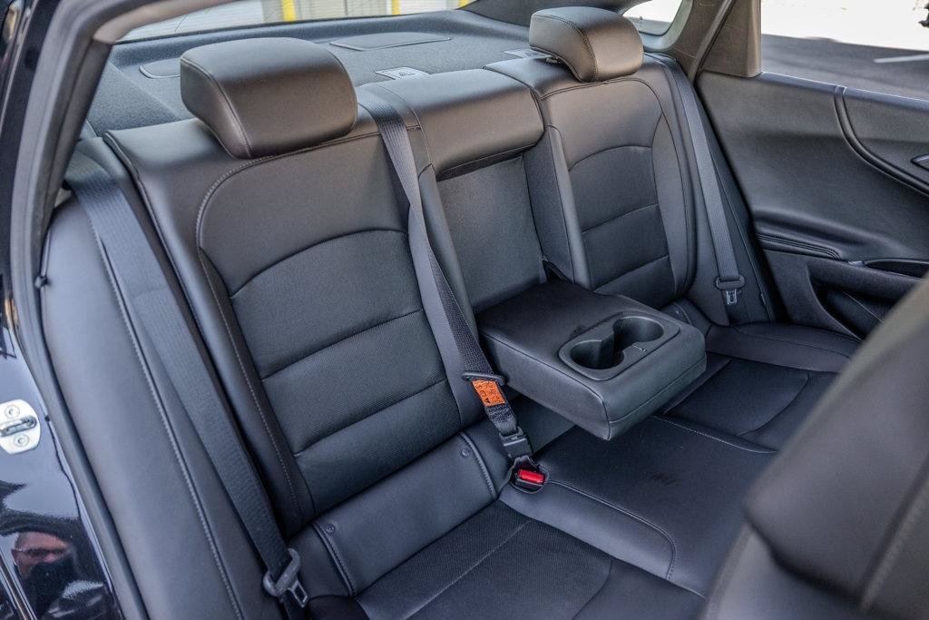 Used 2016 Chevrolet Malibu Premier FWD image 28