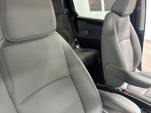 Used 2024 Honda Odyssey EX-L image 42