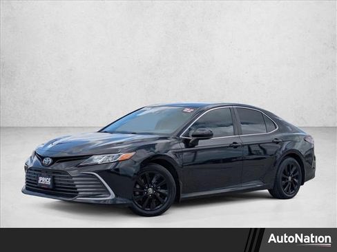 Used 2022 Toyota Camry LE FWD image 1