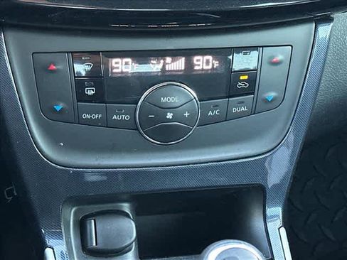 Used 2019 Nissan Sentra SR w/ Exterior Package image 24