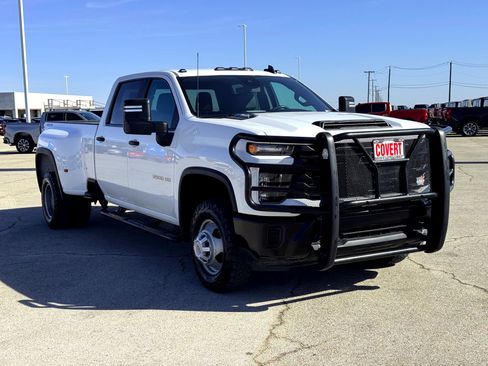 Used 2024 Chevrolet Silverado 3500 W/T image 5