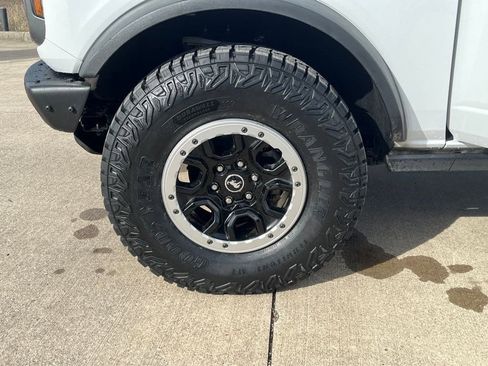 Used 2021 Ford Bronco Badlands image 36