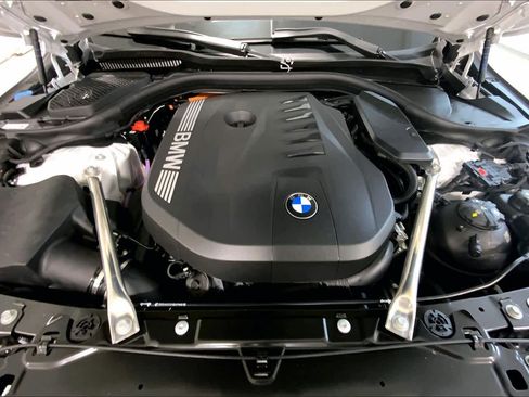 New 2026 BMW 550e xDrive w/ Executive Package image 16