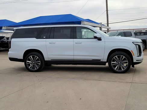 Used 2026 Cadillac Escalade ESV Sport w/ LPO, Floor Liner Package RWD image 6