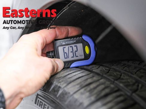 Used 2022 Volkswagen Taos SEL image 26