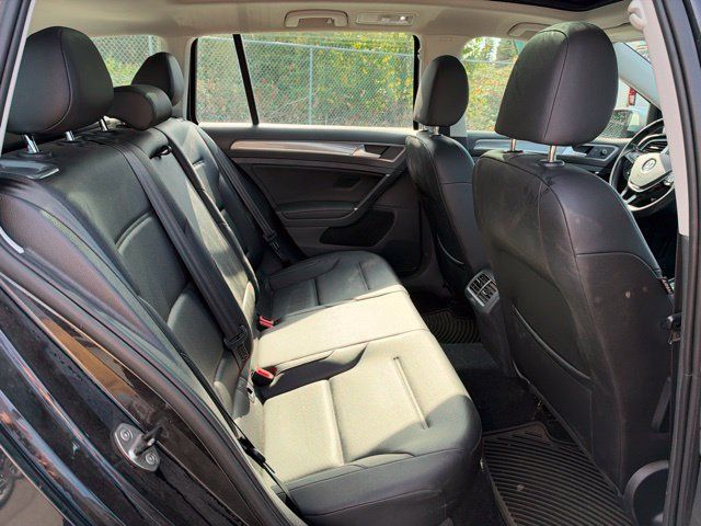 Used 2017 Volkswagen Golf Alltrack SE AWD/4WD image 10