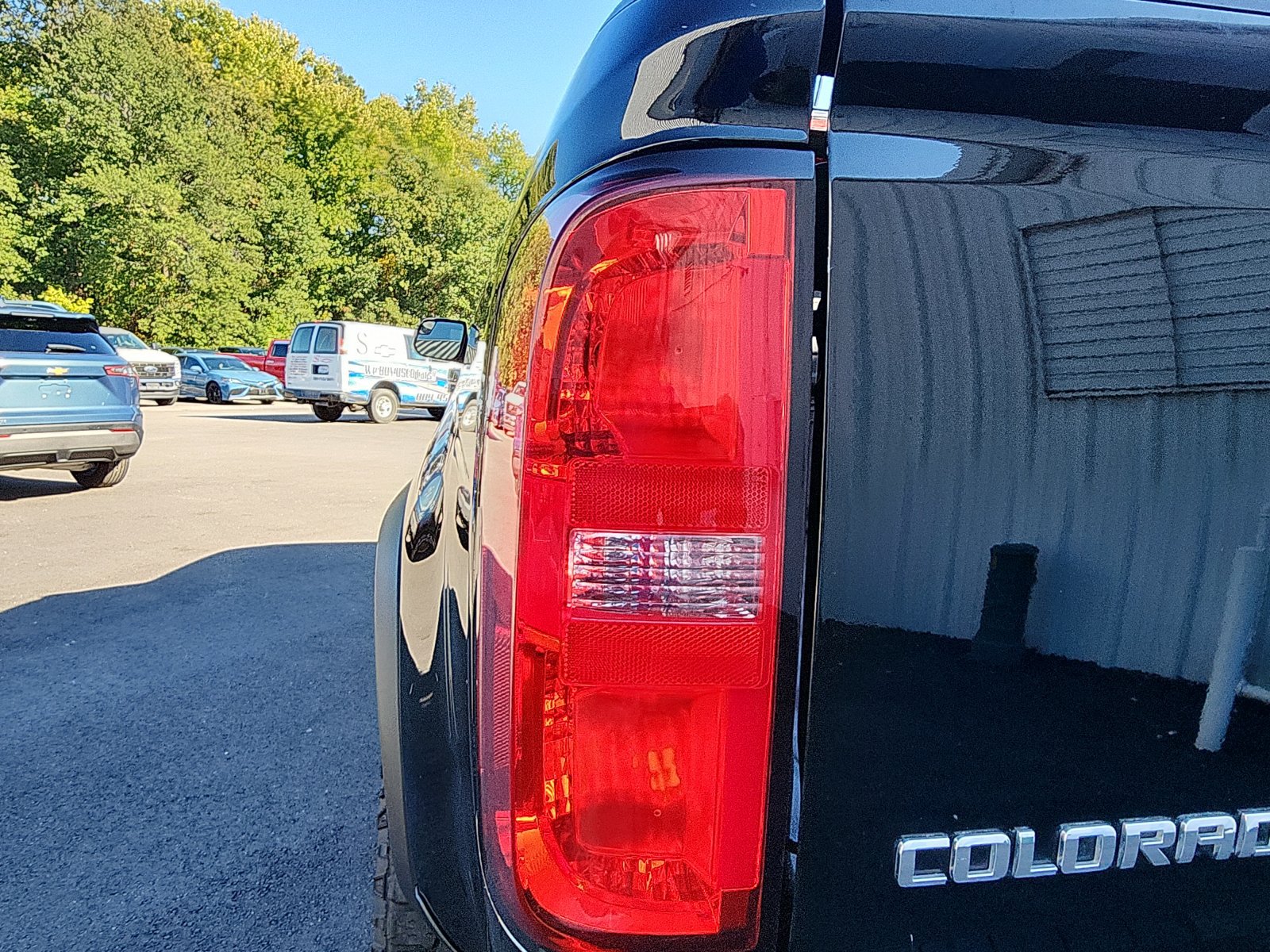 Used 2020 Chevrolet Colorado ZR2 w/ ZR2 Midnight Special Edition AWD/4WD image 13