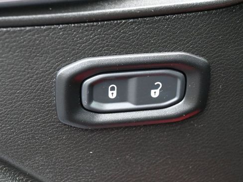 Used 2023 Jeep Gladiator Sport image 12