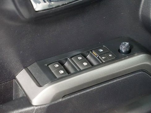 Used 2020 Toyota Tacoma TRD Off-Road w/ Technology Package image 29