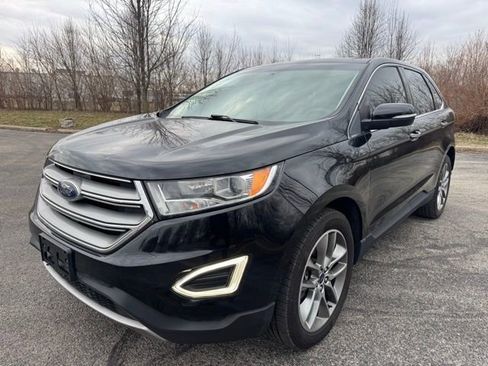 Used 2017 Ford Edge Titanium w/ Technology Package image 2