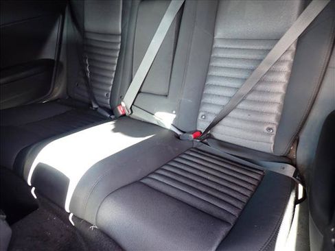 Used 2013 Dodge Challenger R/T RWD image 9