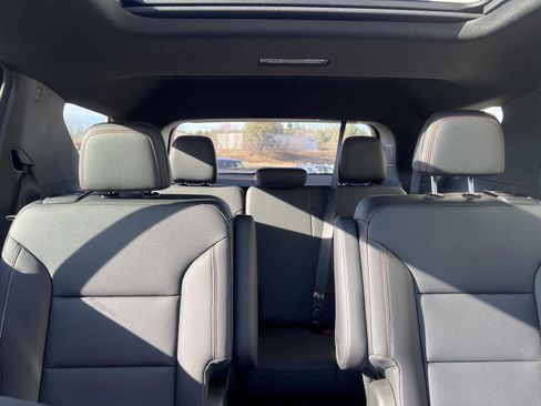 Used 2025 Chevrolet Traverse Z71 w/ Driver Confidence Package image 15