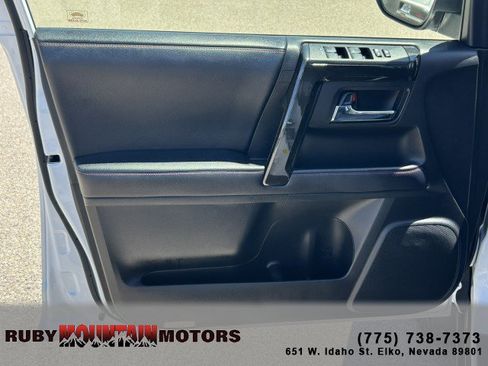 Used 2019 Toyota 4Runner TRD Off-Road Premium AWD/4WD image 9