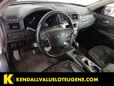 Used 2010 Ford Fusion SEL image 3