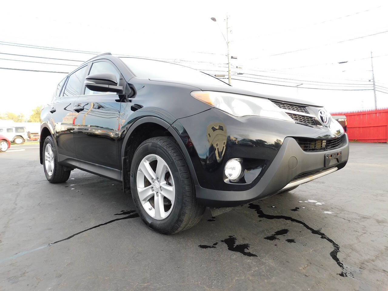 Used 2013 Toyota RAV4 XLE AWD/4WD image 2
